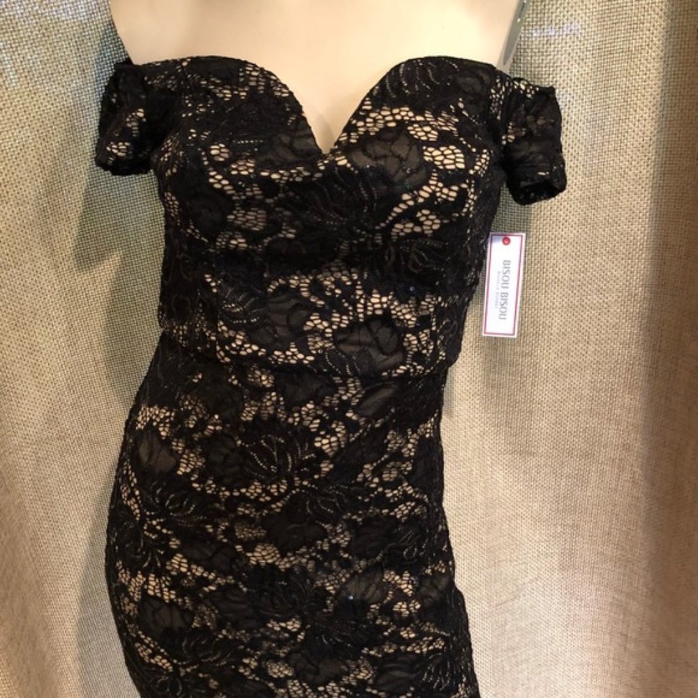 Bison Bisou black lace dress